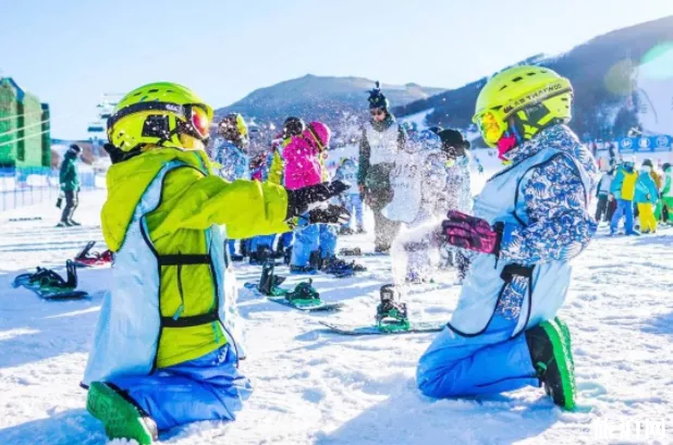 兒童滑雪裝備有哪些 兒童平衡車(chē)滑雪危險(xiǎn)嗎