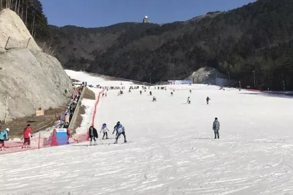 2020大明山萬(wàn)松嶺滑雪場(chǎng)開放時(shí)間 大明山萬(wàn)松嶺滑雪場(chǎng)旅游攻略