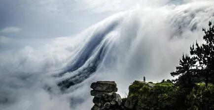 江西廬山瀑布云是什么樣的  江西廬山百年一遇的奇景是什么