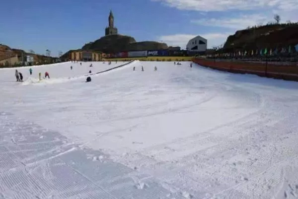 五龍滑雪場和采薇滑雪場哪個好